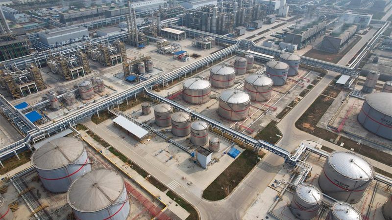 新型隔墙材料：一吨价格与关键参数解析**